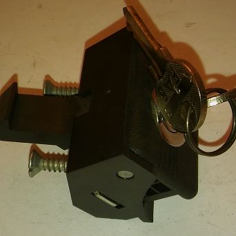 Zamek schowka z kluczykiem Favorit