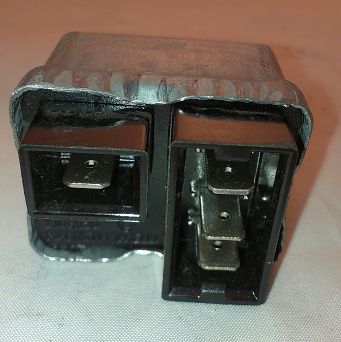 Regulator wycieraczki 126p  12V 10A