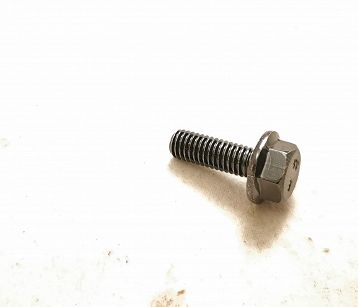 Śruba M   6x   18 mech. wycier. tył CC, SC Fiat