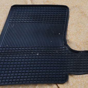 Dywanik gumowy 1011 przód L Lublin, Honker, Gazela