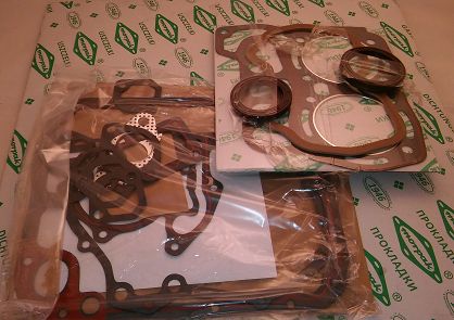 Uszczelki silnika z simmeringiem 126p Bis Morpak