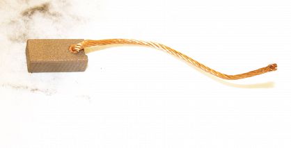 Szczotka   4,0 x 7,0 x 20,0 węglowa LAX82 MAGNETI