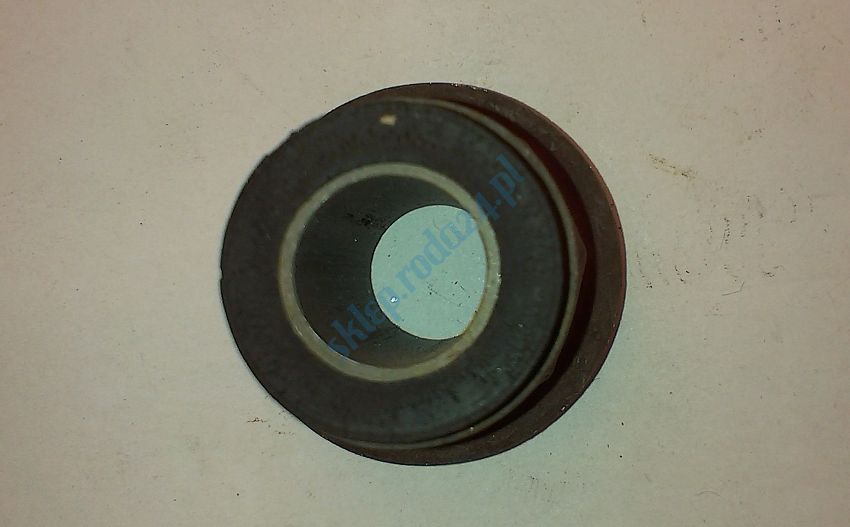 Tuleja metal. - gum. wahacza przód 126p