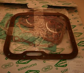 Uszczelki silnika z simmeringiem 126p 650 Kreft