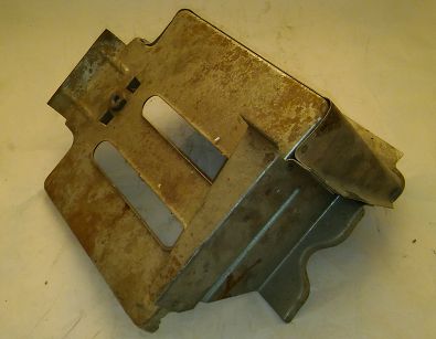 Podstawa akumulatora metal 126p kpl.
