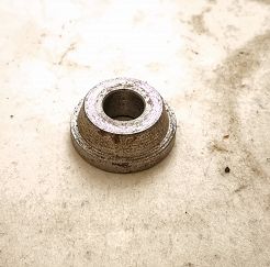 Tuleja dystansowa wahacza przód 126p