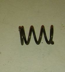 Sprężyna dyszy wolnych obrotów 126p