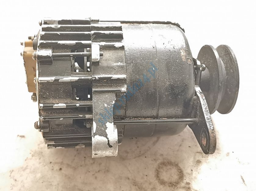 Alternator 15063701 buldożer T130, T170 ZSRR
