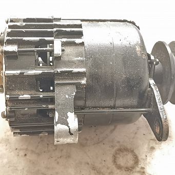 Alternator 15063701 buldożer T130, T170 ZSRR