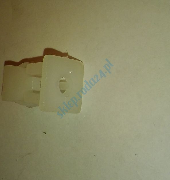 Spinka   31B kostka 11 mm x 11 mm PN
