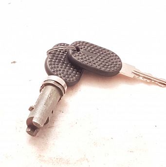 Bębenek zamka drzwi CC Fiat