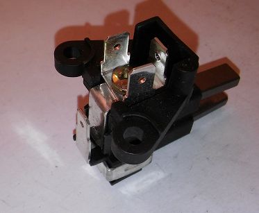 Szczotkotrzymacz alternatora 126p   
