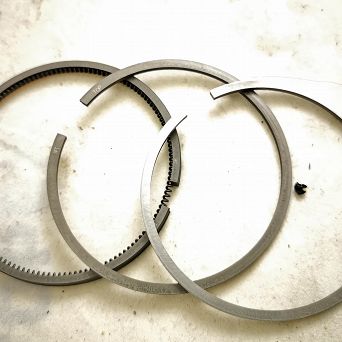 Pierścienie tłoka I Q 72,25 Skoda 120 Prima