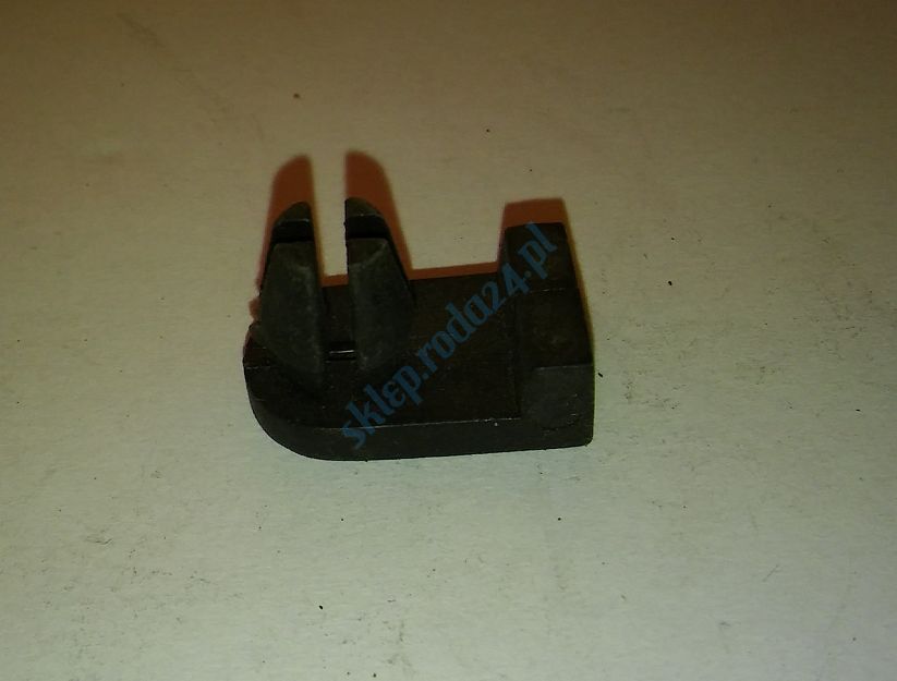 Spinka   18 zabezp. linki pokrywy silnika 126p