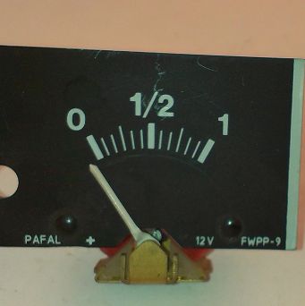 Wskaźnik poziomu paliwa na desce 126p FL, EL