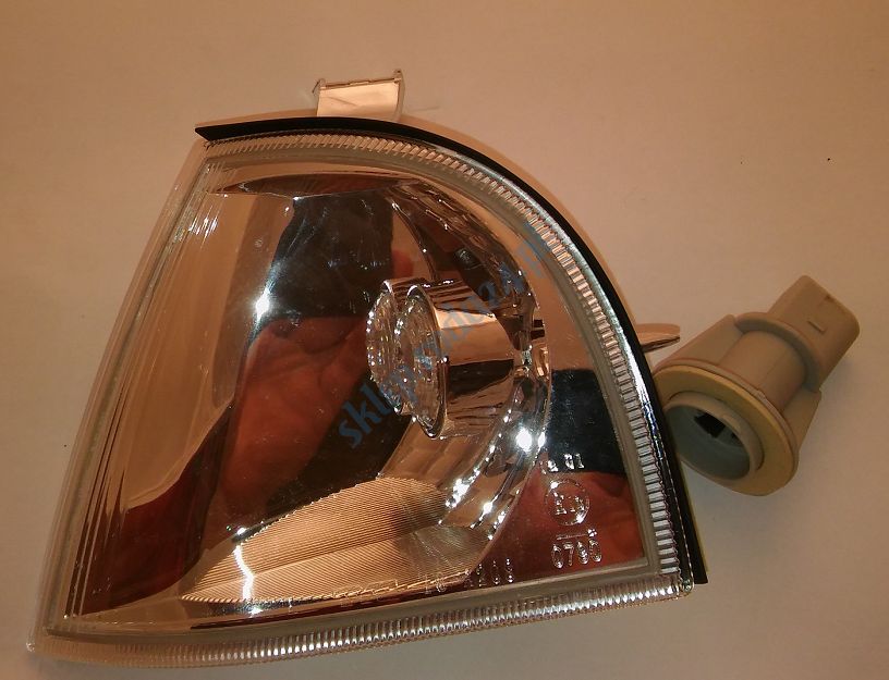 Lampa kierunkowskazu przód L Skoda Octavia biały