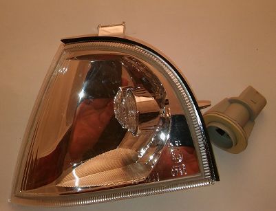 Lampa kierunkowskazu przód L Skoda Octavia biały