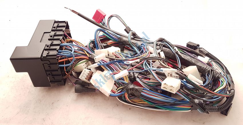 Instalacja elektryczna przód 126p EL z bezp.