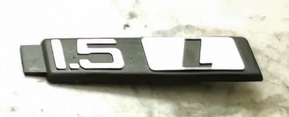 Emblemat  "1.5 L" PN ST FSO